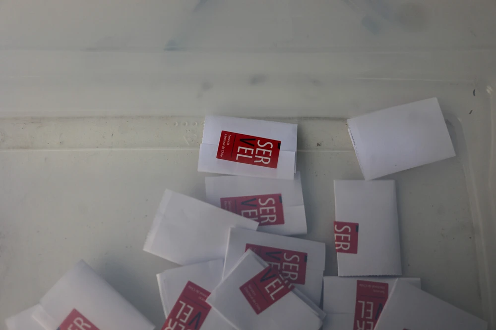 Poco interés en elecciones, preocupación y desconfianza: Encuesta ICSO-UDP entrega el clima ciudadano a días de comicios